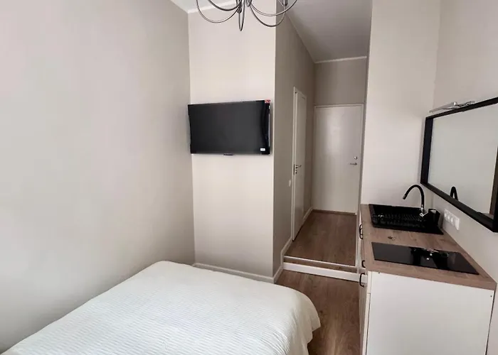 Smart Center - Near Old Town Apartment