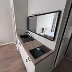 Smart Center - Near Old Town Apartment